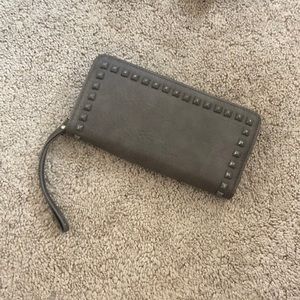 STUDDED WALLET